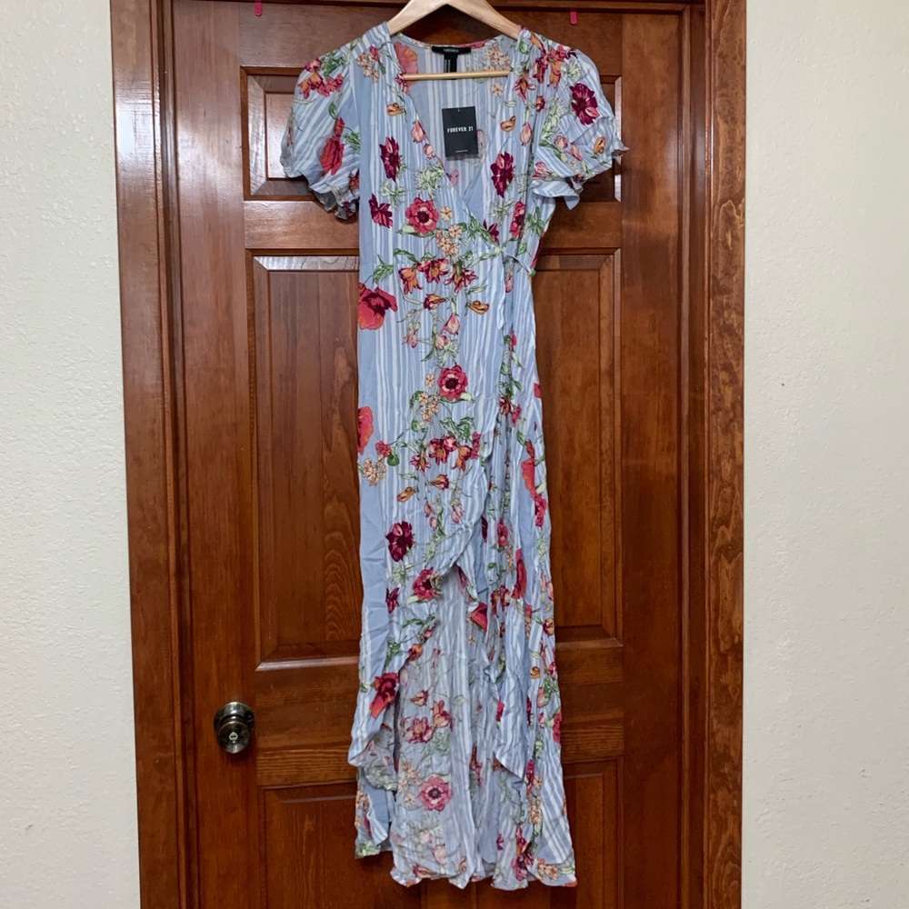 NWT F21 Floral Wrap Dress